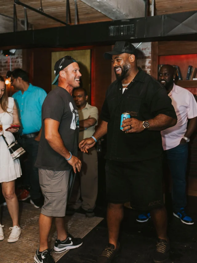 An epic guy, an epic tea, and an epic crew = one hell of a party.
Big thanks to everyone who pulled up to HOC and got Crooked with Brandon Graham 💪🍋
•
•
•

#CrookedTea #DrinkCrookedTea  #Tongue #BrewedRude #DrinkCrooked #Cheeks #Peach #Lemon #Rude #BoldRudeBrewed
#Explore #Explorepage #Instagood #Raspberry #Ras #BrandonGraham