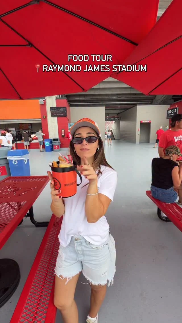 Ashley came for the tea, & stayed for the BBQ!! 🌭🍋🍟🍔🍪
•
•
•
#CrookedTea #DrinkCrookedTea  #Tongue #BrewedRude #DrinkCrooked #Cheeks #Peach #Lemon #Rude #BoldRudeBrewed
#Explore #Explorepage #Instagood #Raspberry #Ras #RaymondJames #Buccaneers #TampaBay #FoodTour