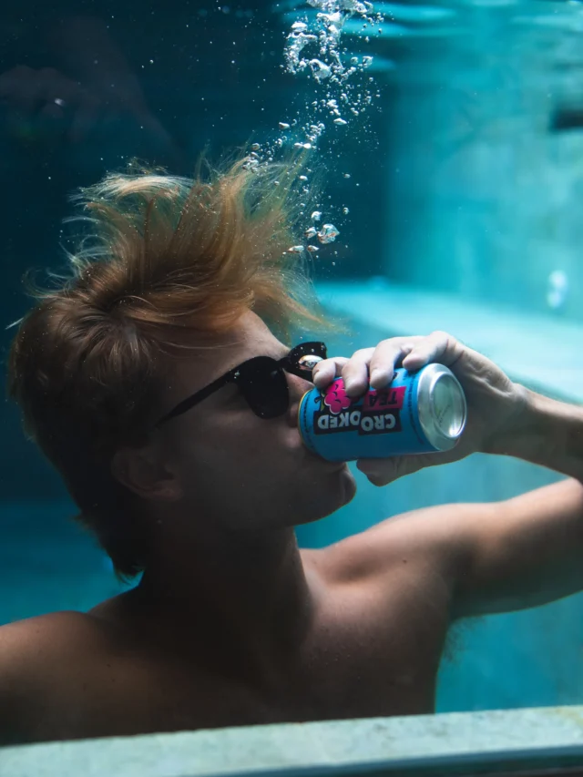 deep end behavior 🏊‍♂️🍋
•
•
•
#CrookedTea #DrinkCrookedTea  #Tongue #BrewedRude #DrinkCrooked #Cheeks #Peach #Lemon #Rude #BoldRudeBrewed
#Explore #Explorepage #Instagood #Raspberry #Ras